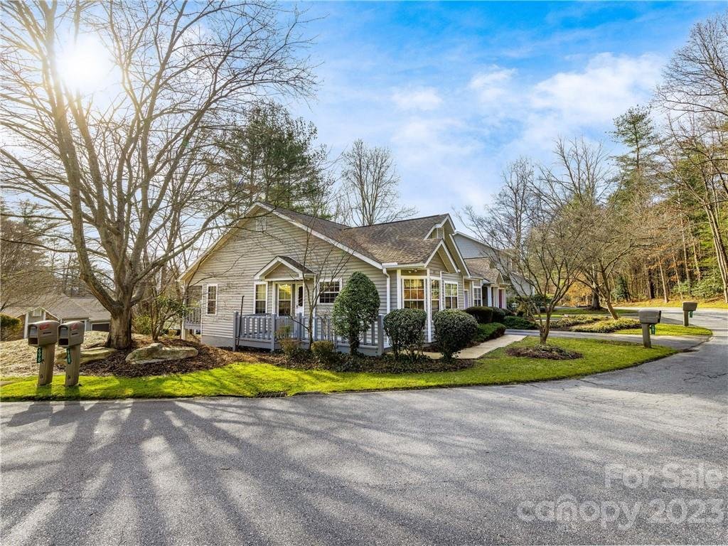 Property image 1 at 681 E Park Place, Hendersonville, NC 28791