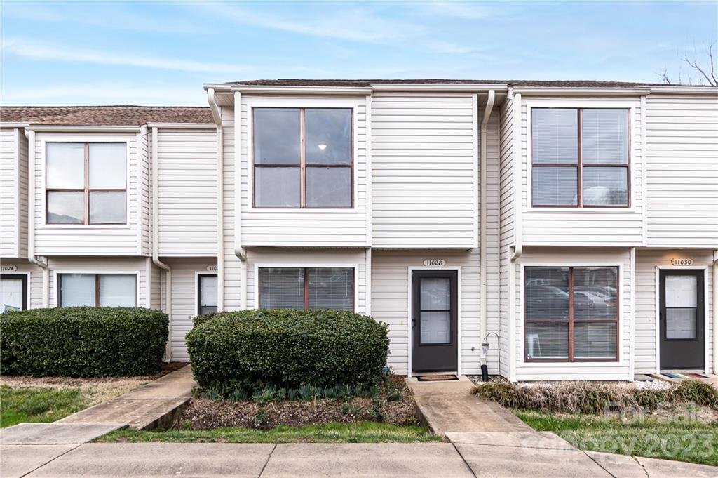 Property image 1 at 11028 Carmel Crossing Road, Charlotte, NC 28226