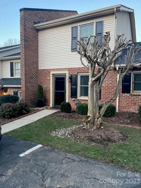 Property image 1 at 911 Ne 21st Avenue, Hickory, NC 28601