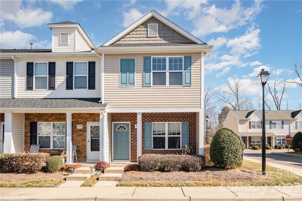 12704 Livengood Lane