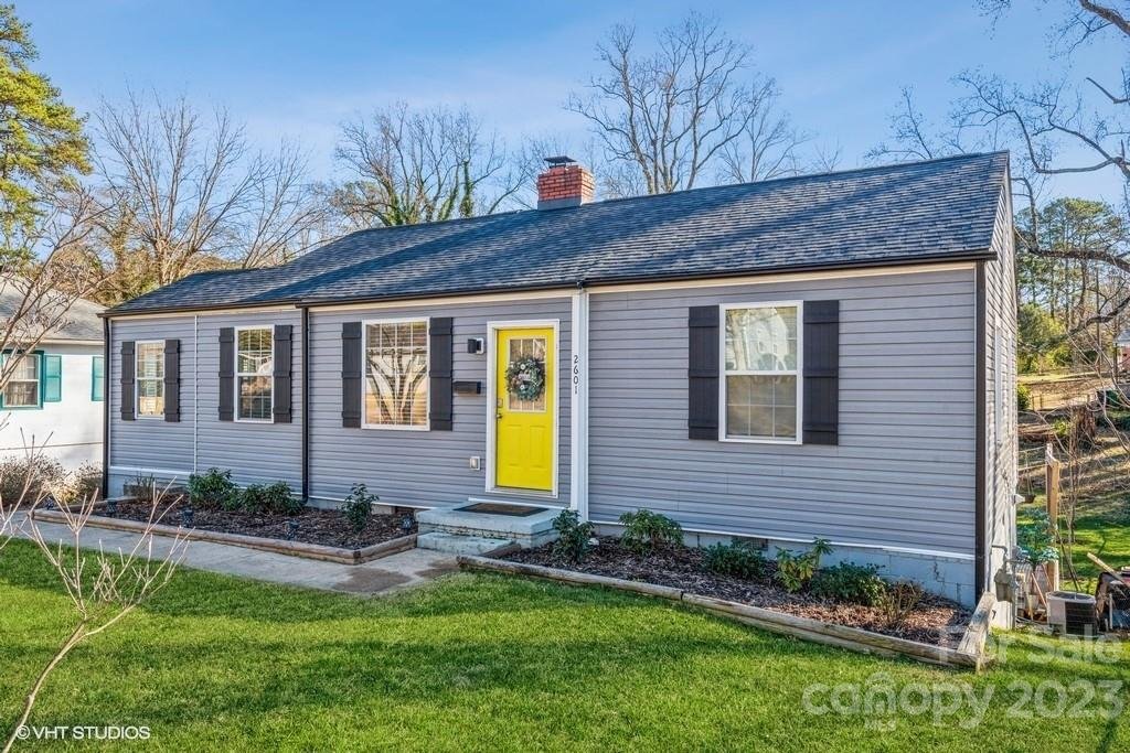 Property image 1 at 2601 Brentwood Place, Charlotte, NC 28208