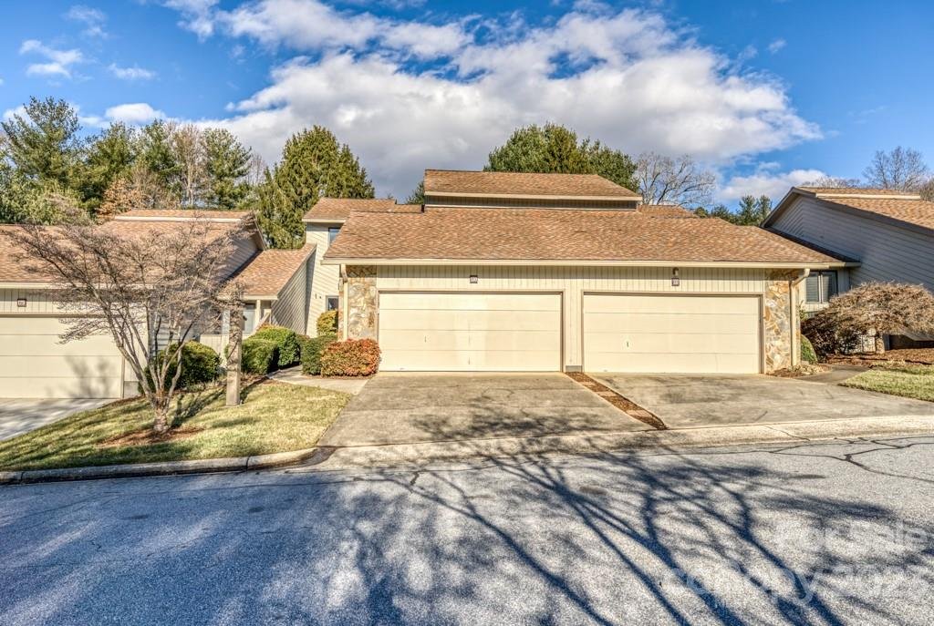 Property image 1 at 130 Deerlake Drive, Asheville, NC 28803