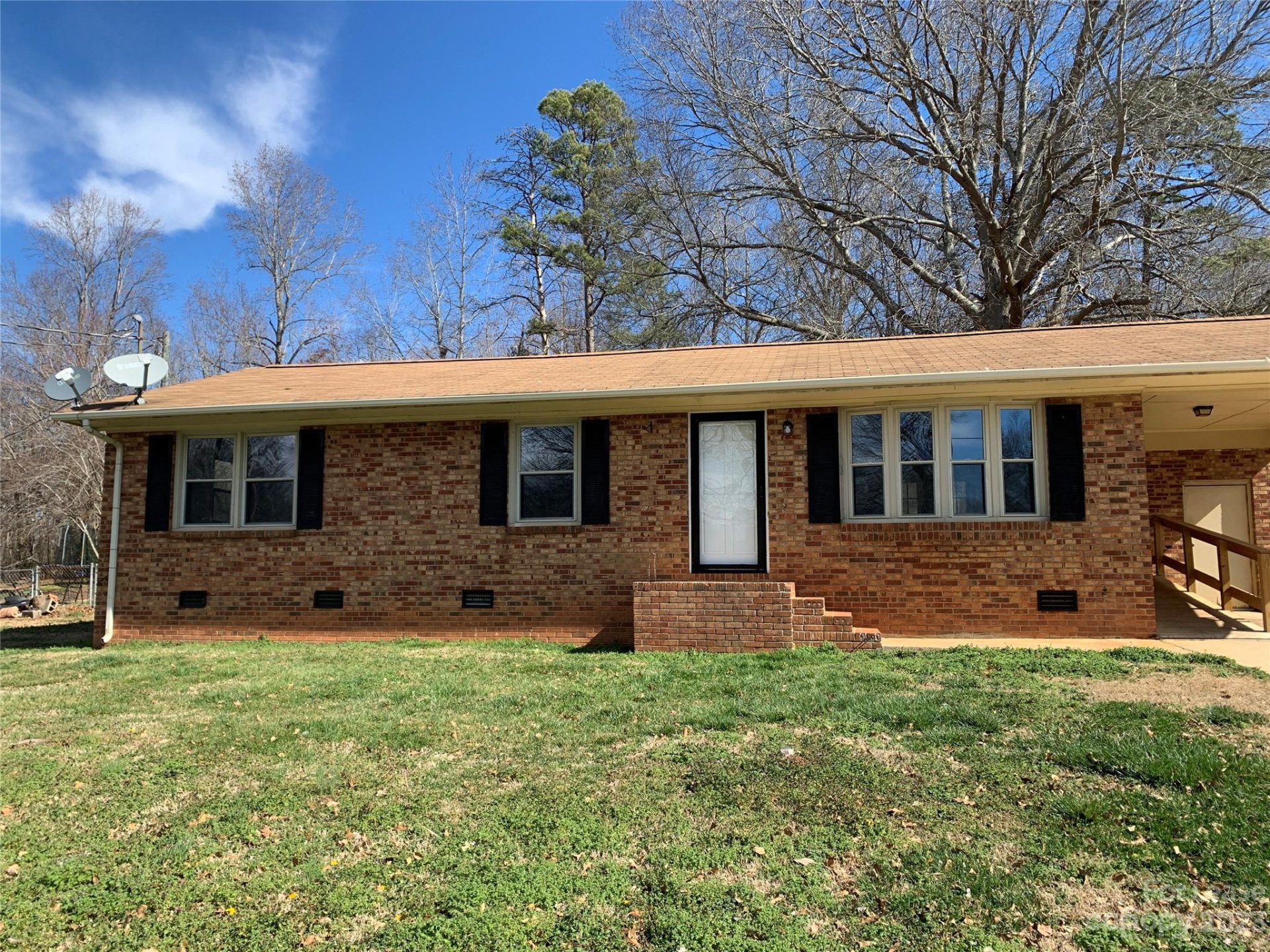 Property image 1 at 204 Donna Avenue, Gastonia, NC 28052