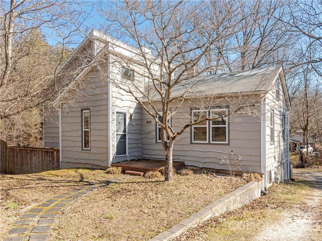 Property image 1 at 1604 Ridgewood Boulevard, Hendersonville, NC 28791