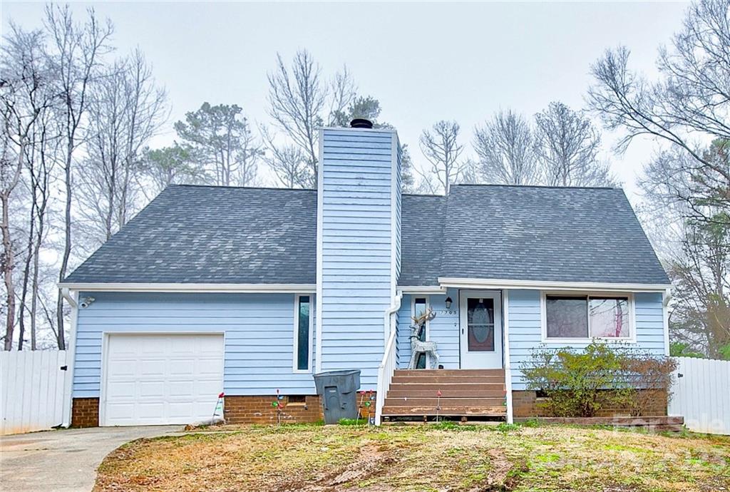 Property image 1 at 7705 Oak Canyon Lane, Charlotte, NC 28227