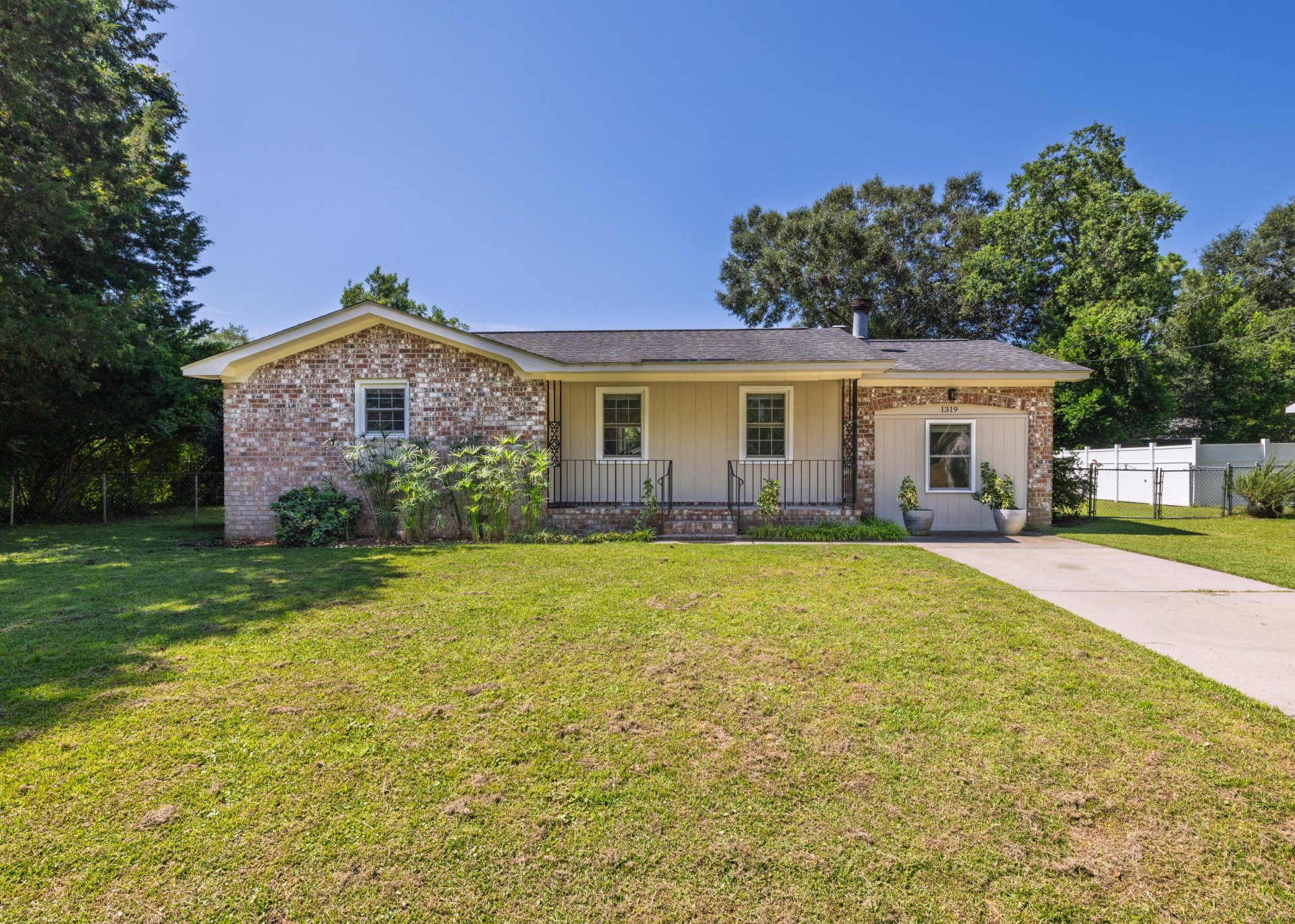 Property image 1 at 1319 Hampshire Road, Charleston, SC 29412