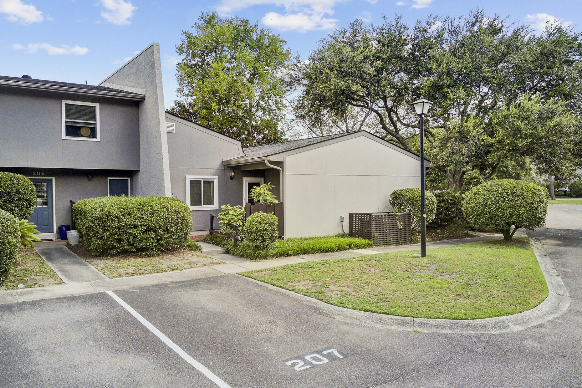 Property image 1 at 207 Ventura Place, Mount Pleasant, SC 29464