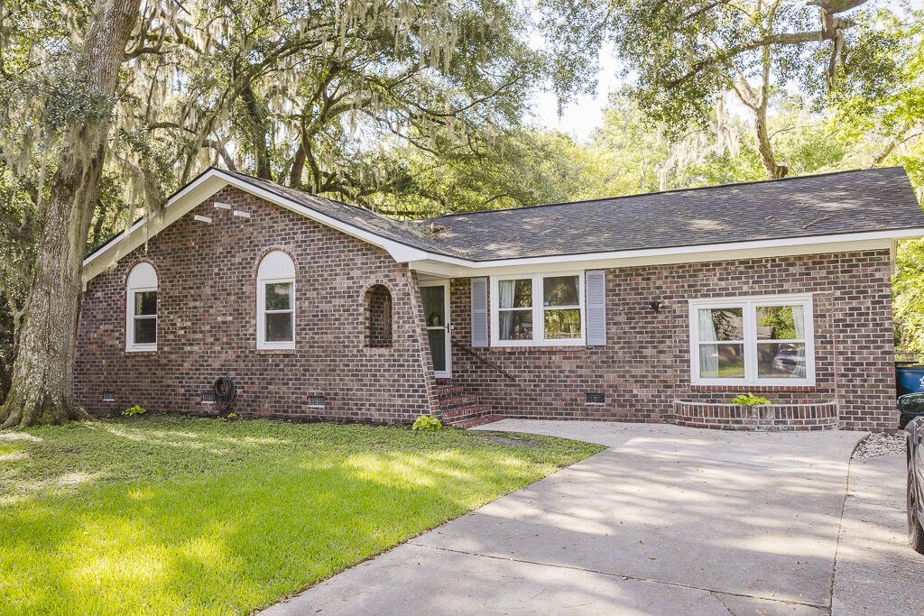 Property image 1 at 610 Brailsford Boulevard, Summerville, SC 29485