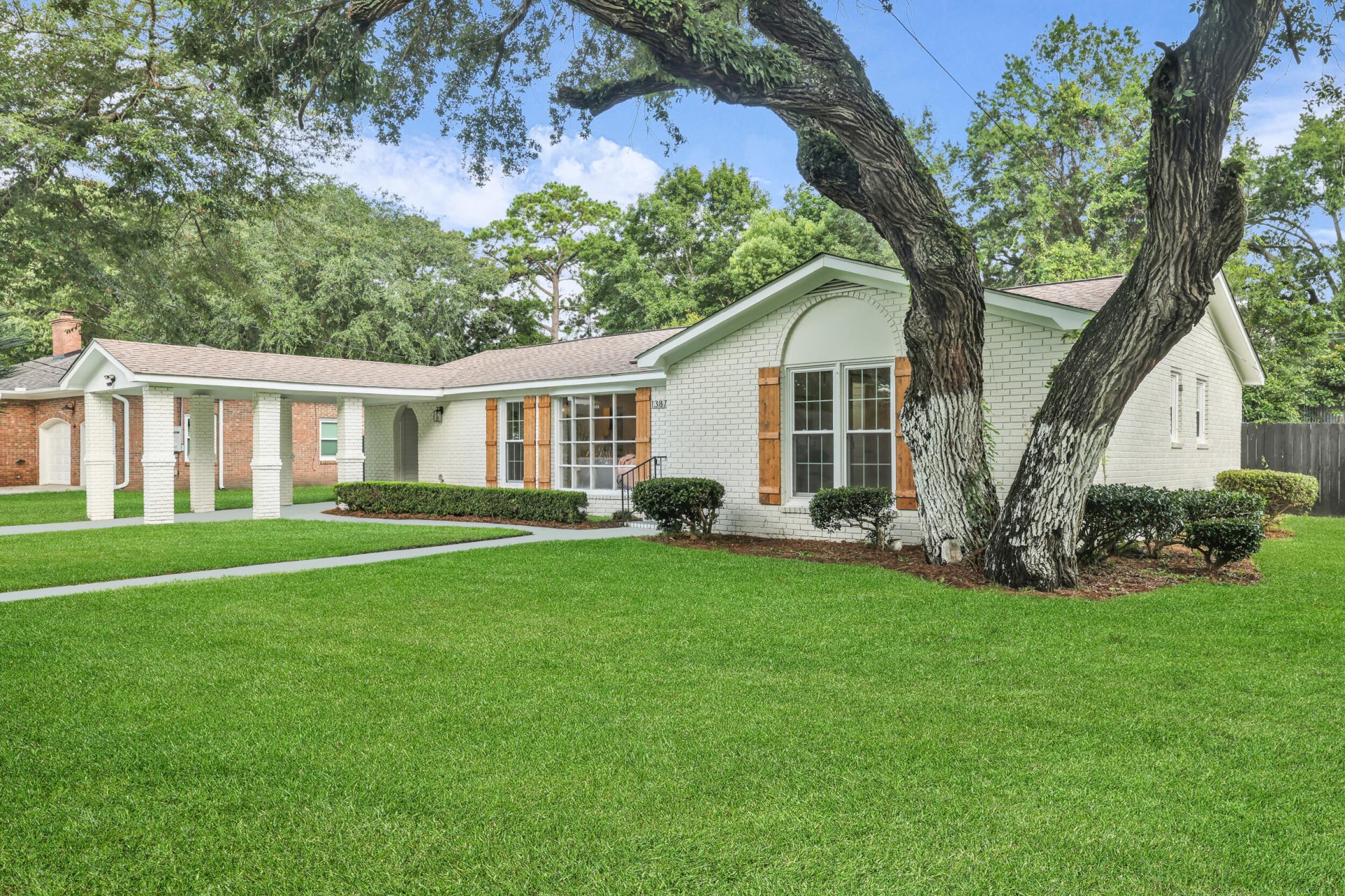 Property image 1 at 1387 W Lenevar Drive, Charleston, SC 29407