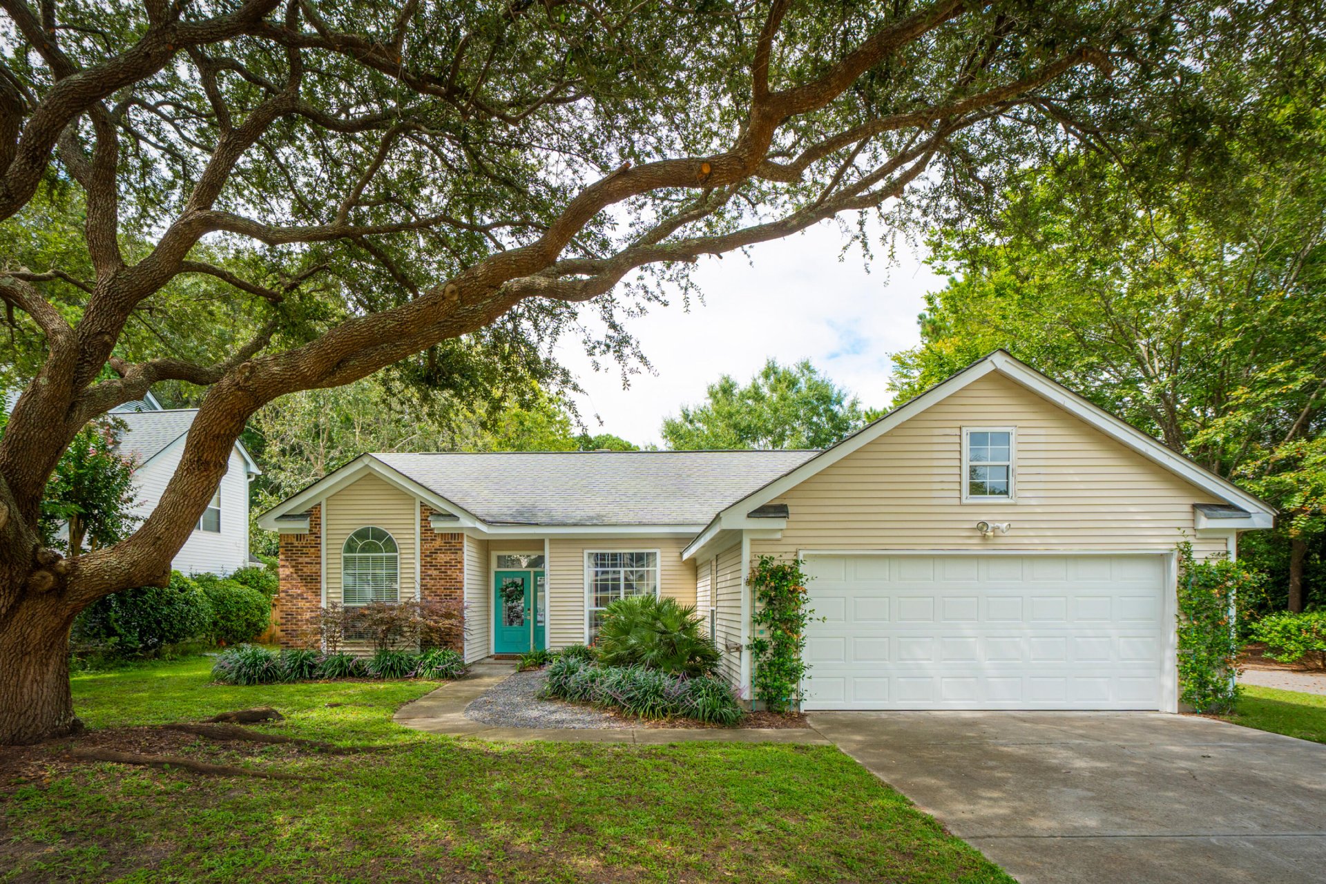 Property at 1822 Falling Creek Circle, Mount Pleasant, SC 29464