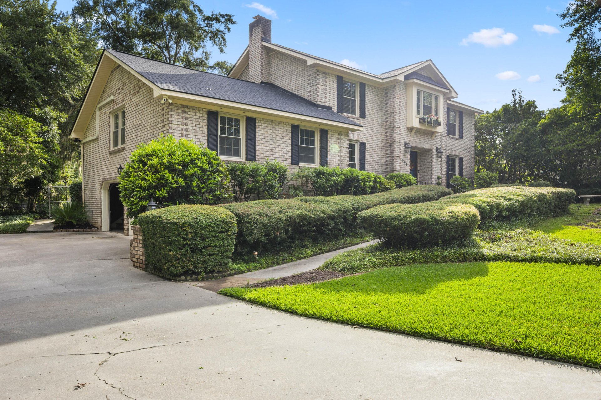 506 Fairington Drive