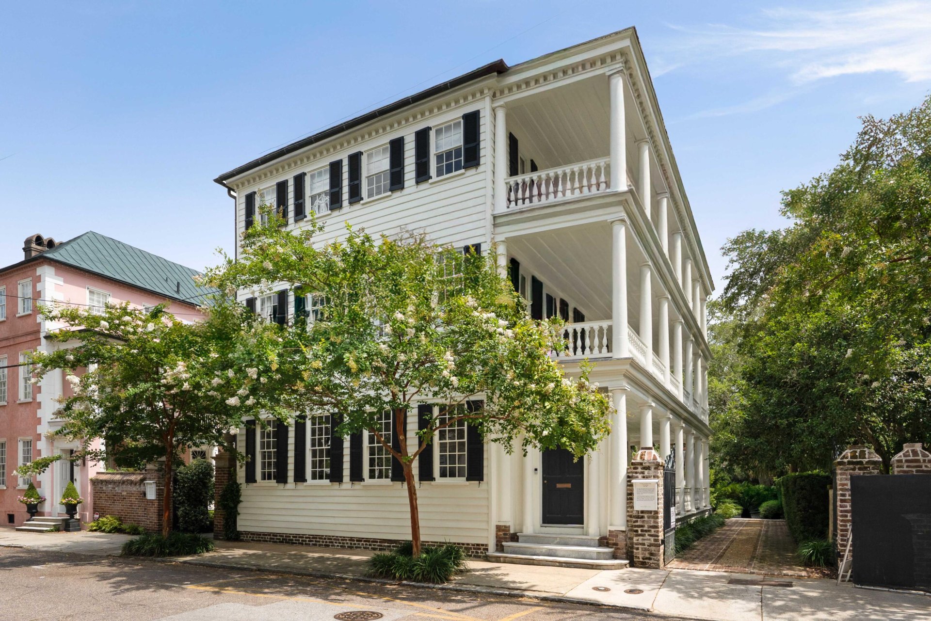 Property at 125 Tradd Street, Charleston, SC 29401
