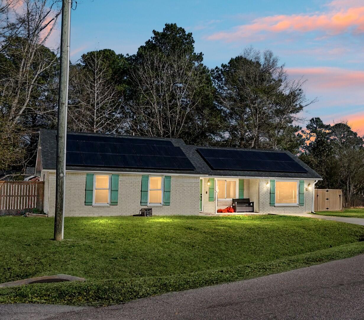 Robynwyn, Summerville community