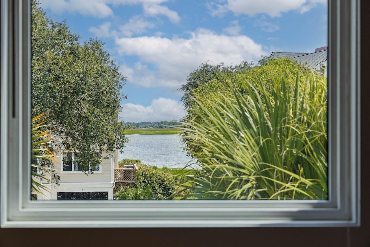 Property at 1551 Ben Sawyer Boulevard J, Mount Pleasant, SC 29464