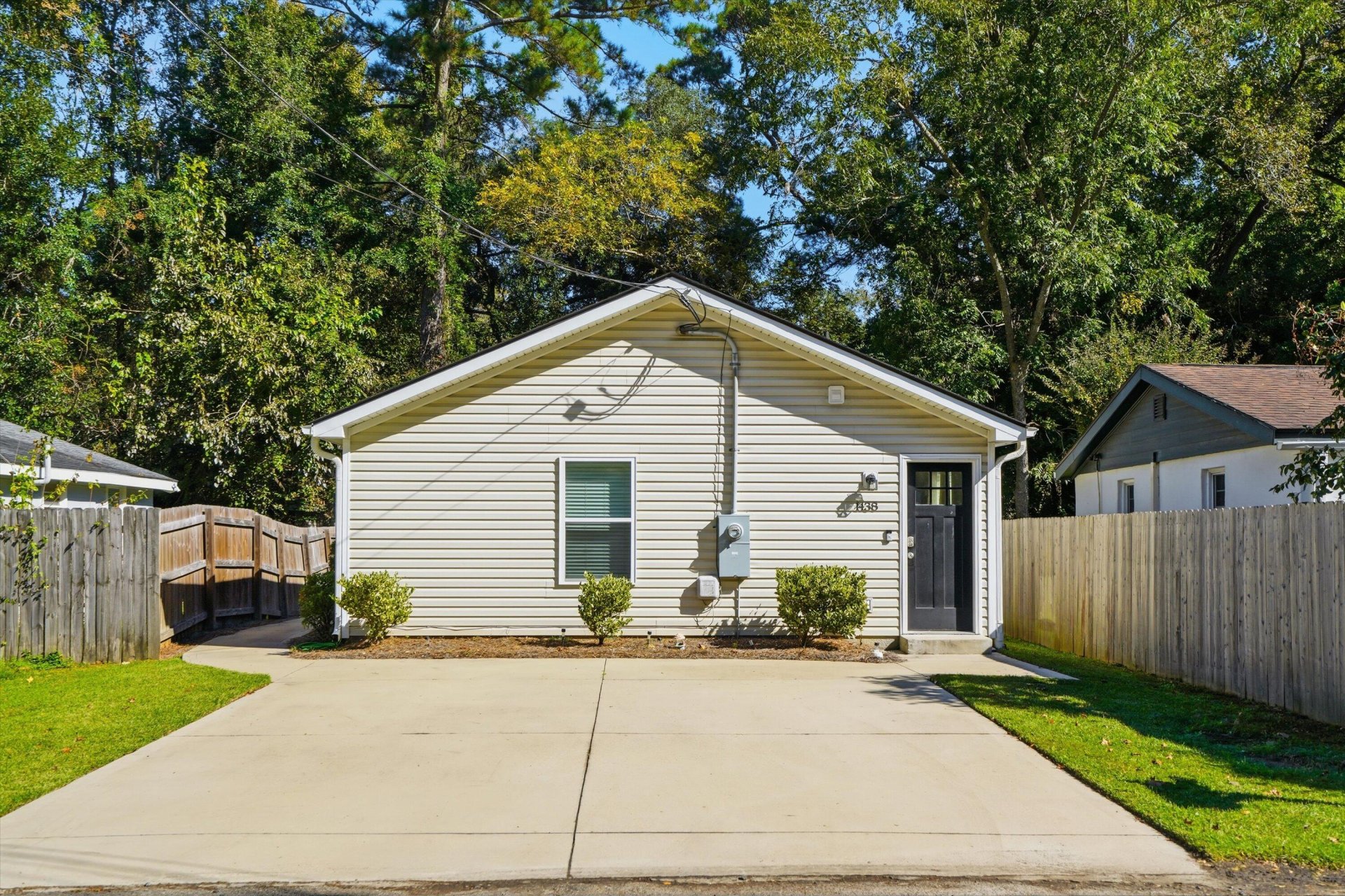 Savage, Charleston community