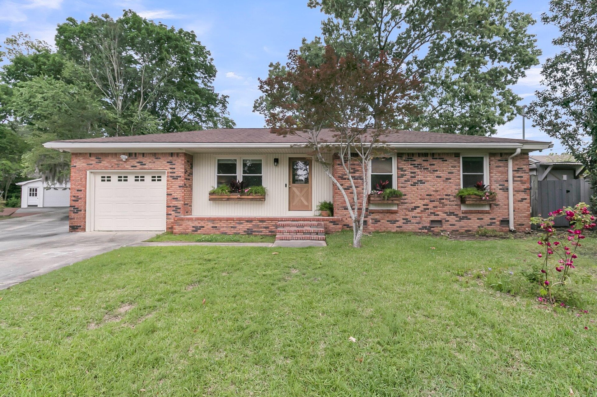 Property image 1 at 108 Williamsburg Court, Goose Creek, SC 29445