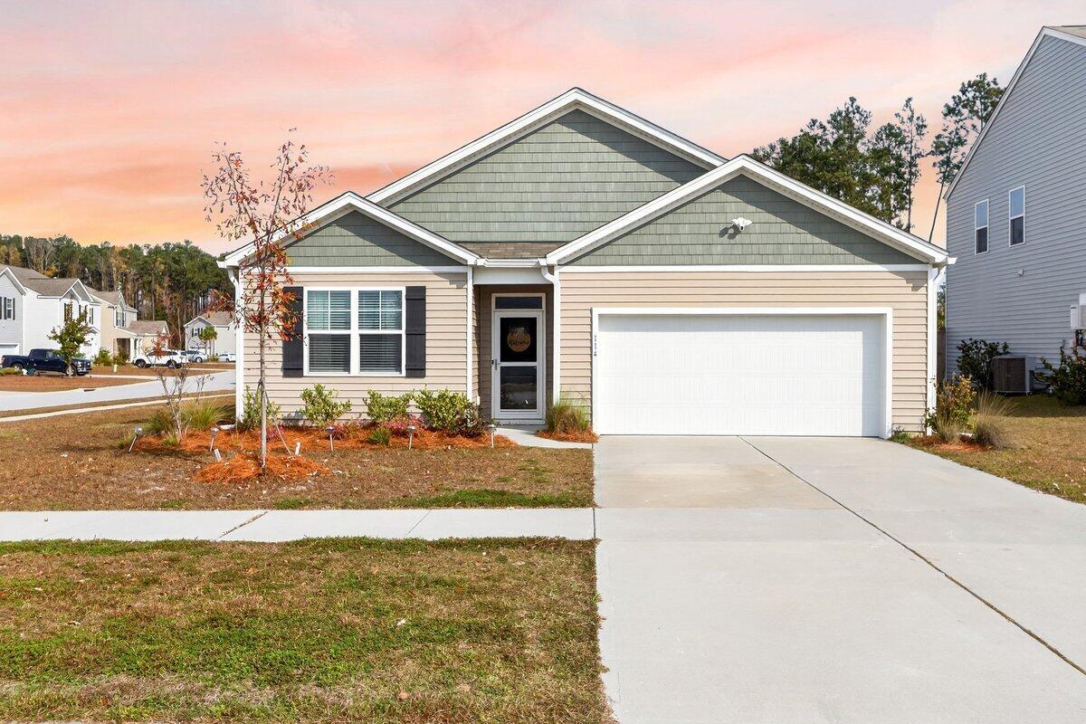 Property at 114 Oakwood Boulevard, Summerville, SC 29486