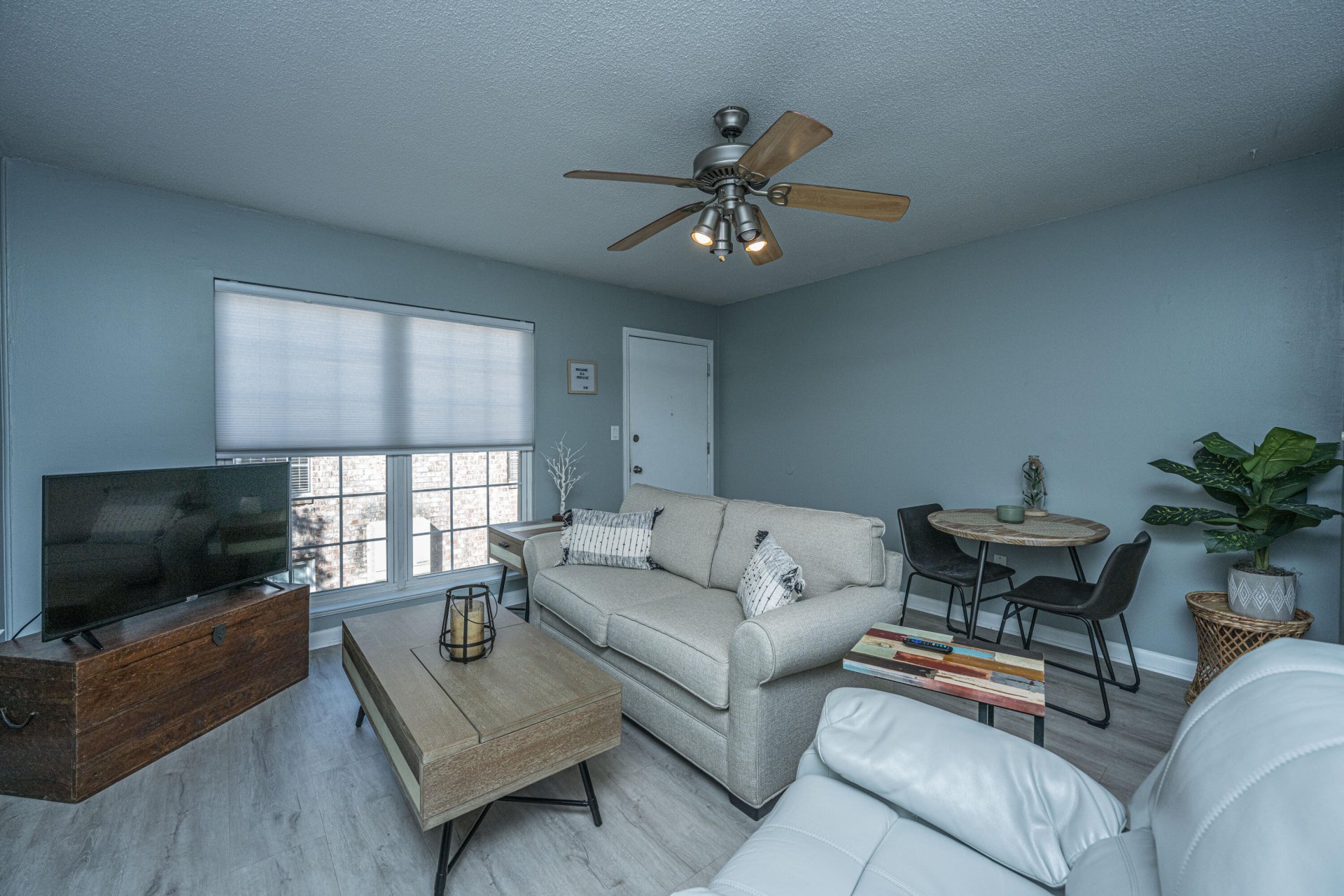 Rivers Bend, Charleston community