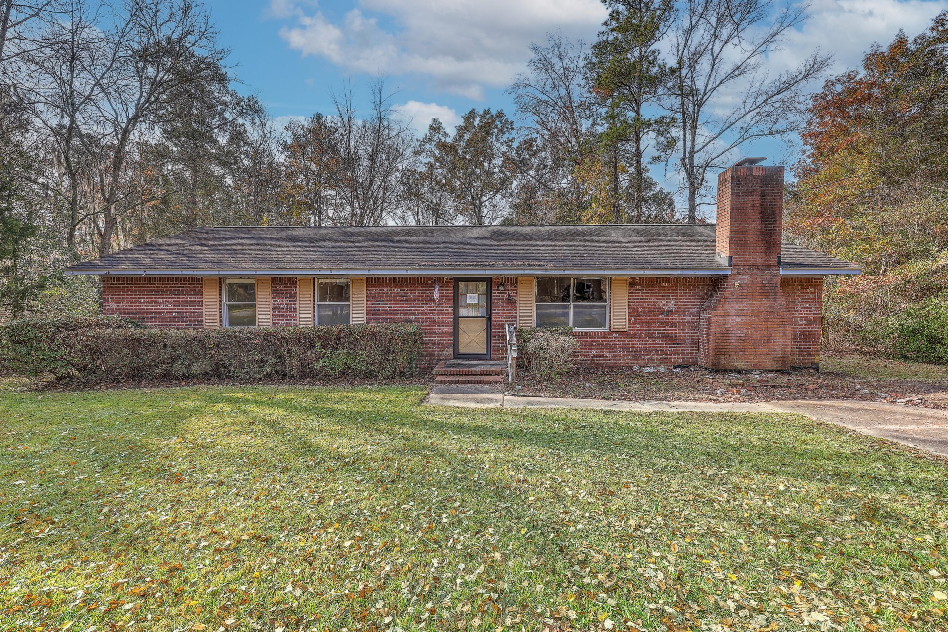 1218 Dennis Boulevard