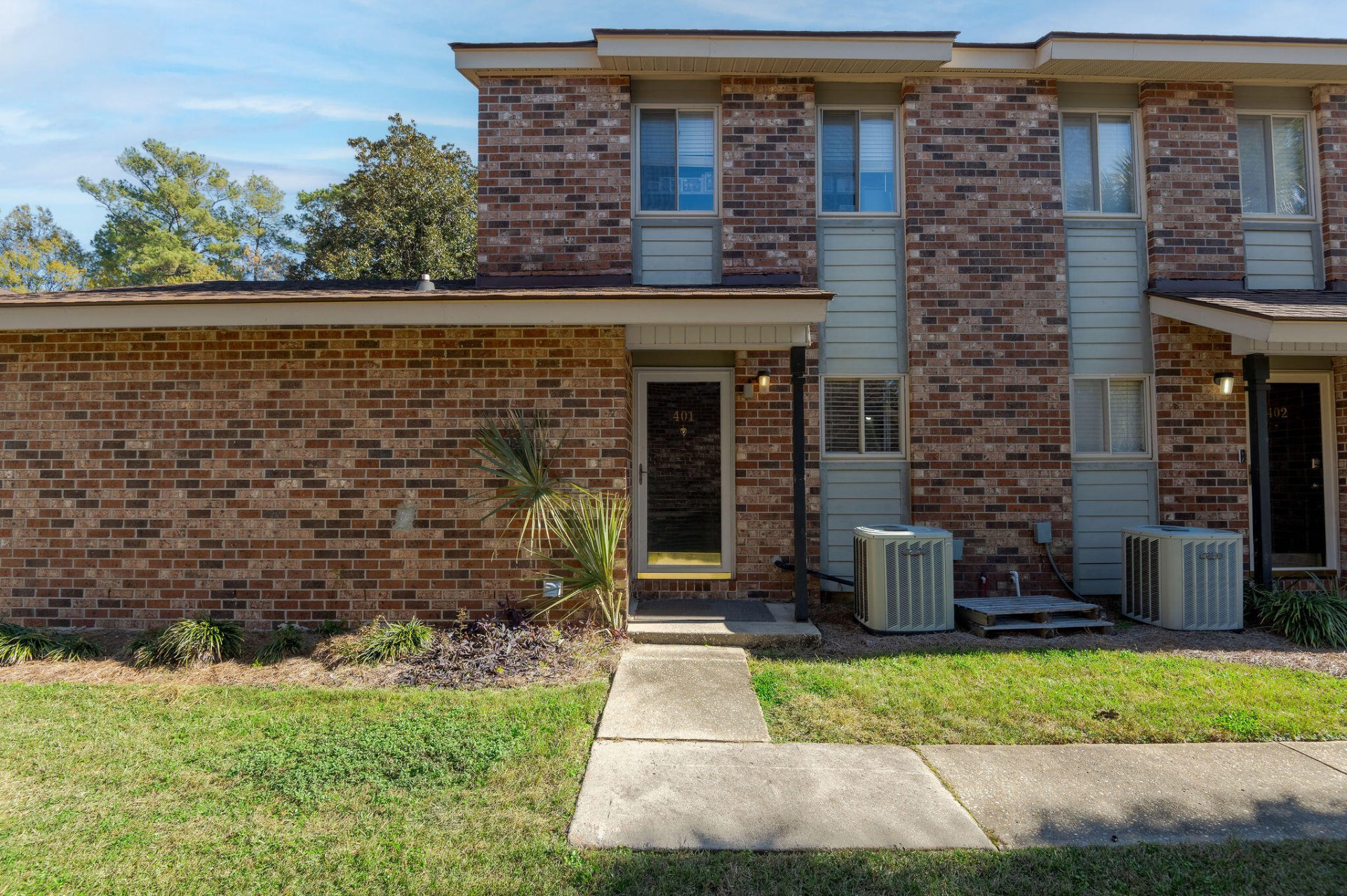 Otranto Station, Hanahan community