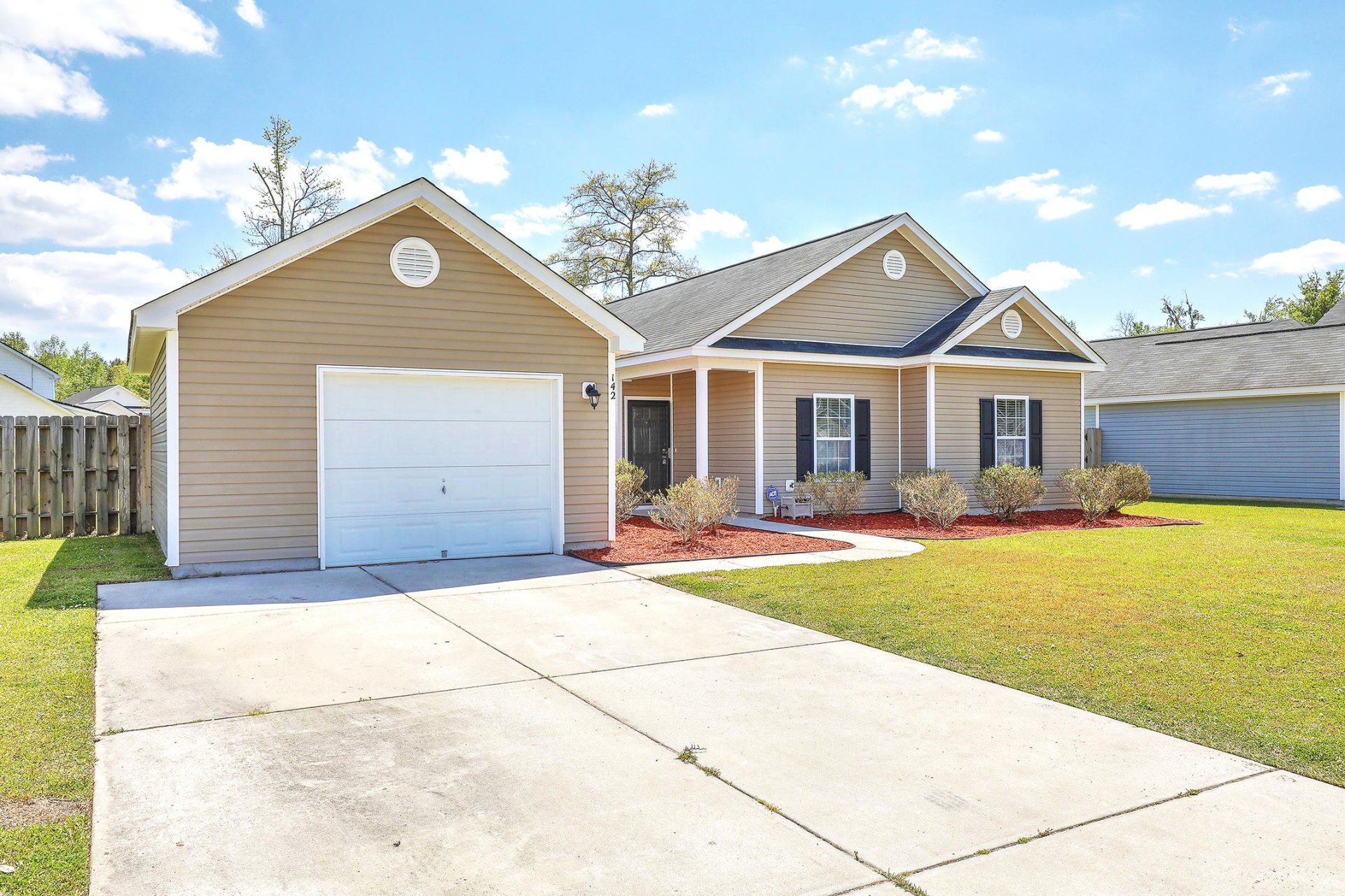 Property image 1 at 142 Pacolet Street, Summerville, SC 29485
