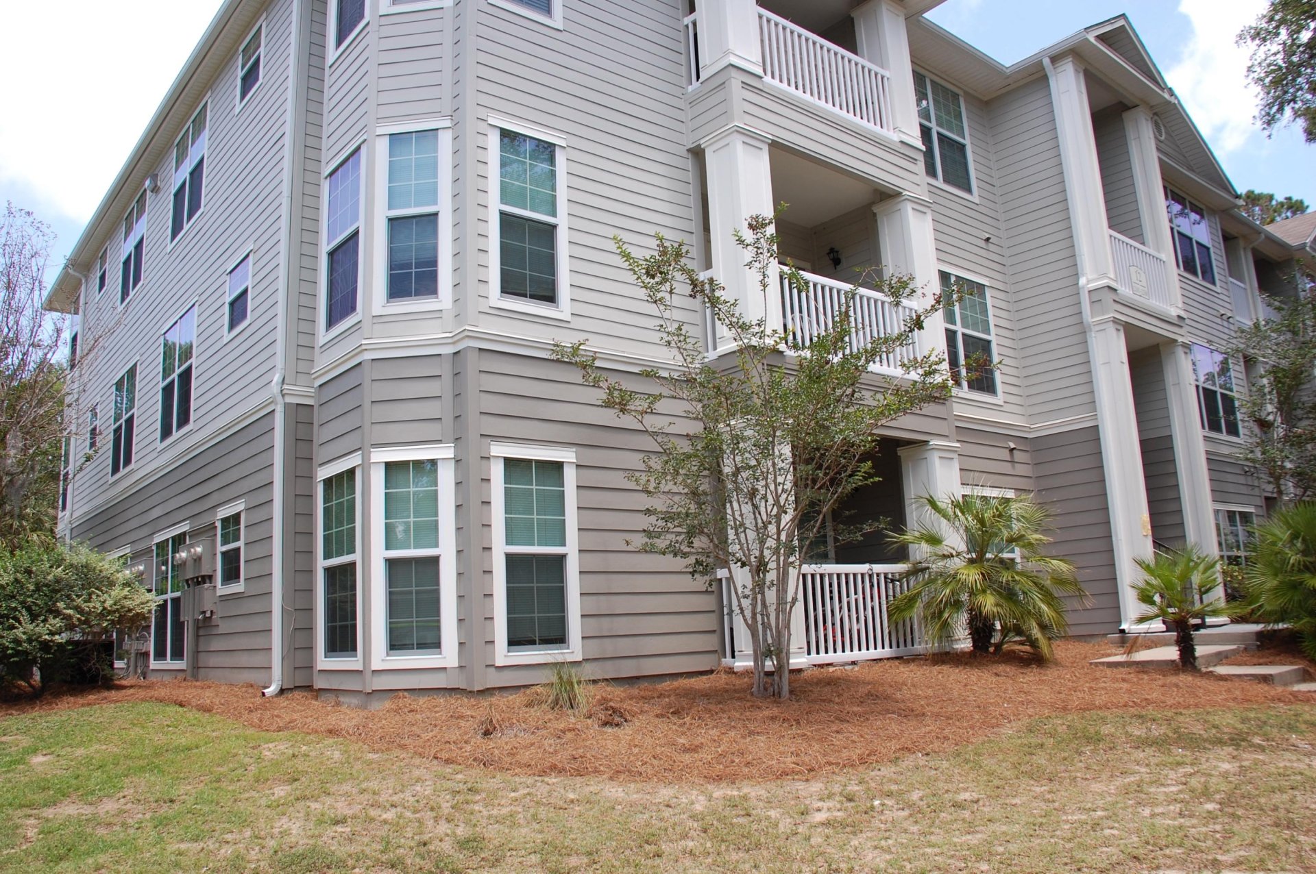 Property image 1 at 700 Daniel Ellis Drive 12101, Charleston, SC 29412
