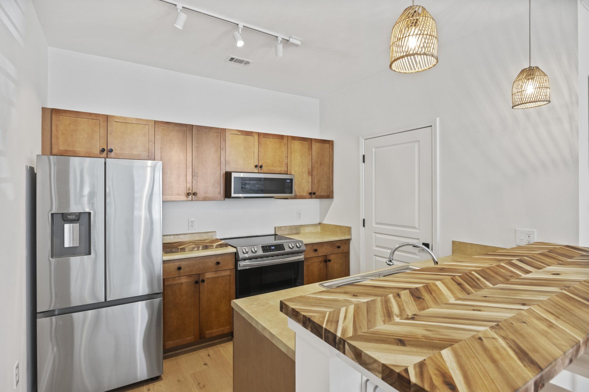 200 Bucksley Lane 105