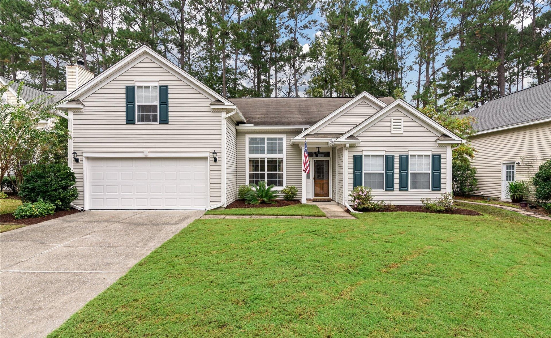 Property at 534 Pointe Of Oaks Road, Summerville, SC 29485