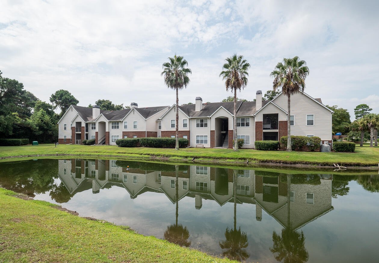 Property image 1 at 2011 N Hwy 17 2300l, Mount Pleasant, SC 29464