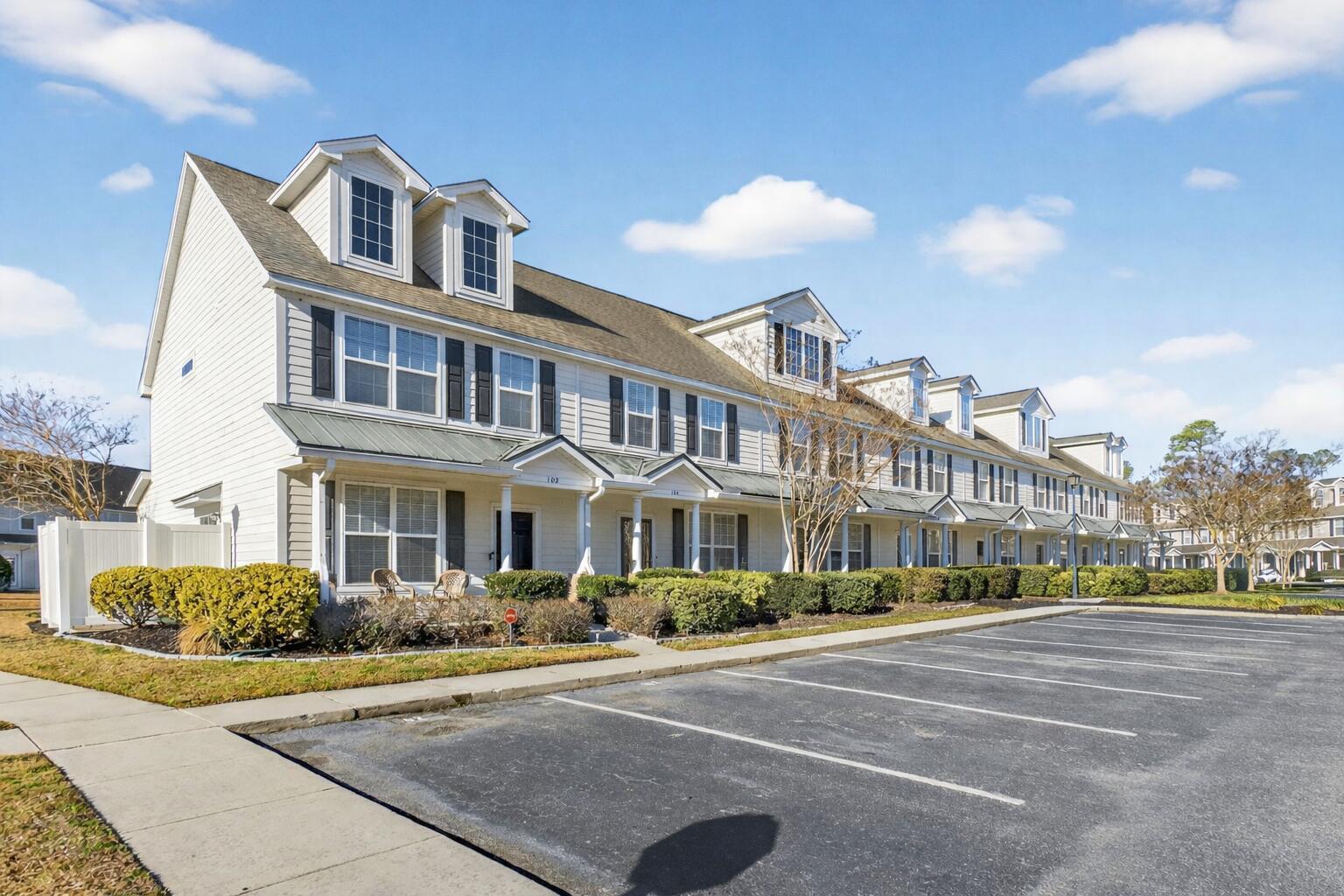 Central Commons, Summerville community