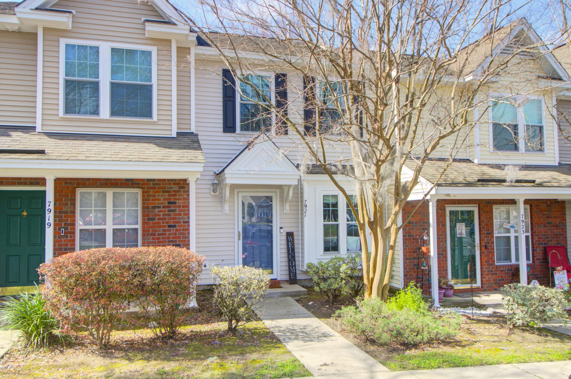 7921 Shadow Oak Drive