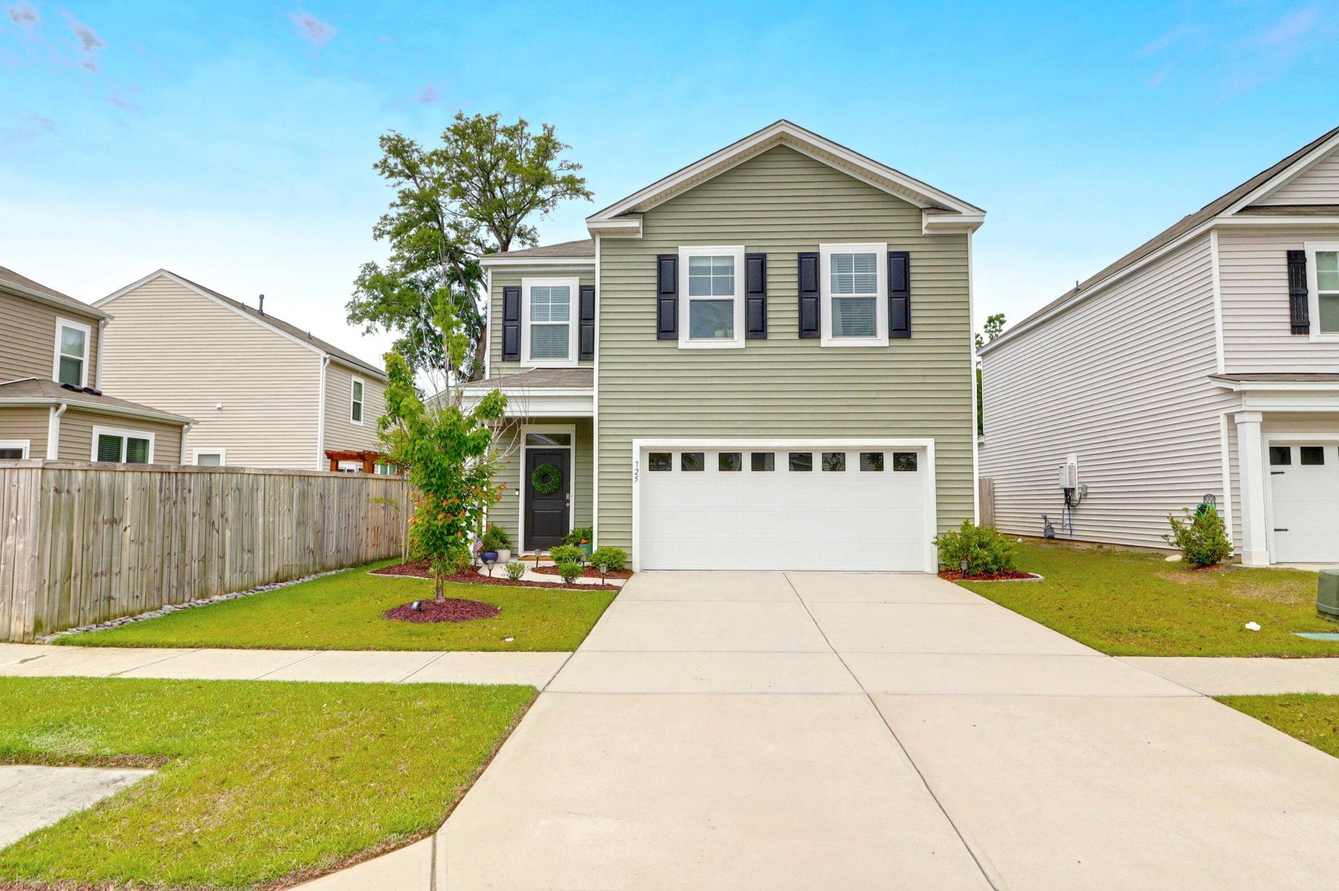 Property image 1 at 725 Pepperbush Street, Charleston, SC 29414