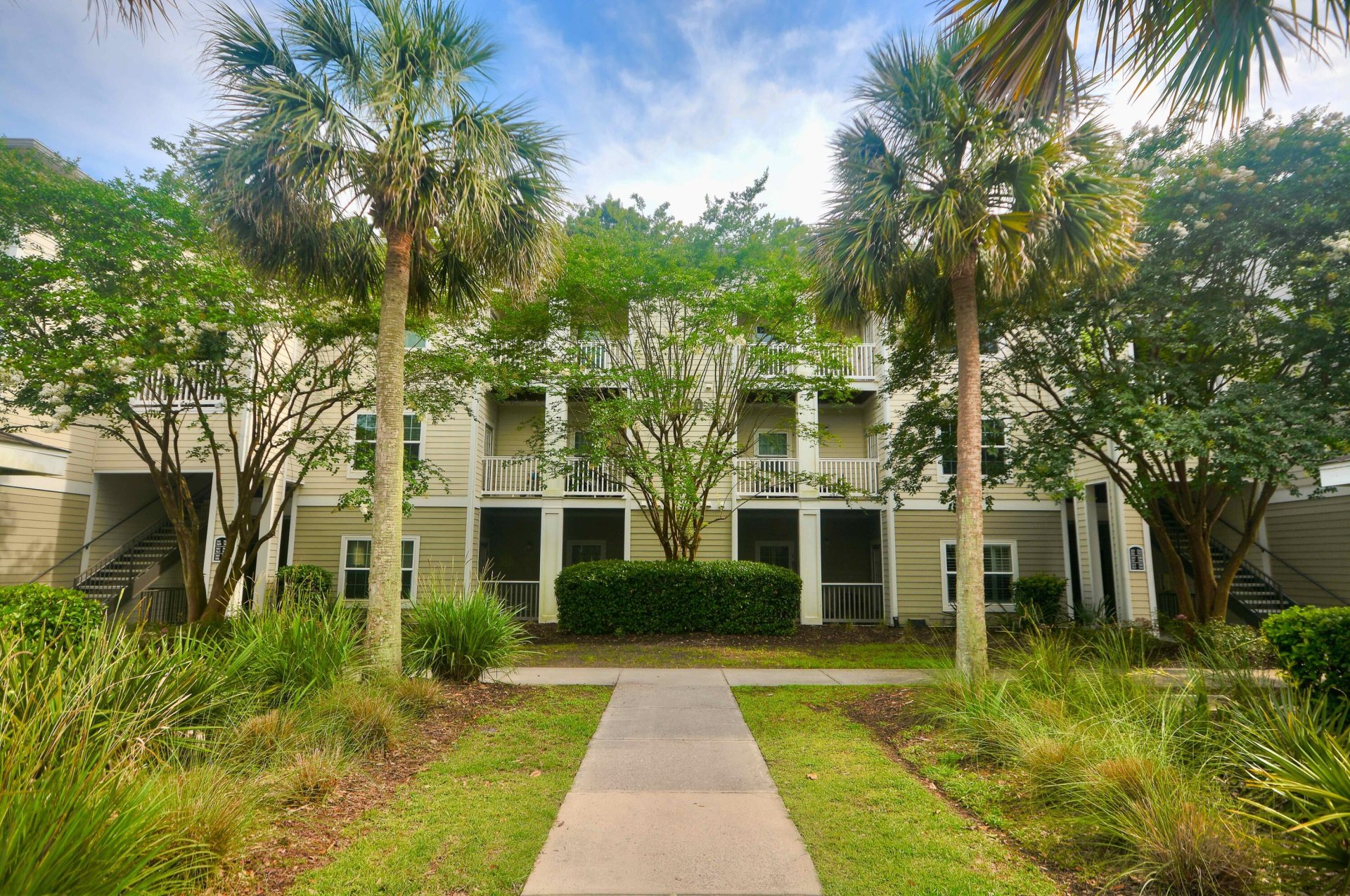 Property image 1 at 1300 Park West Boulevard 519, Mount Pleasant, SC 29466