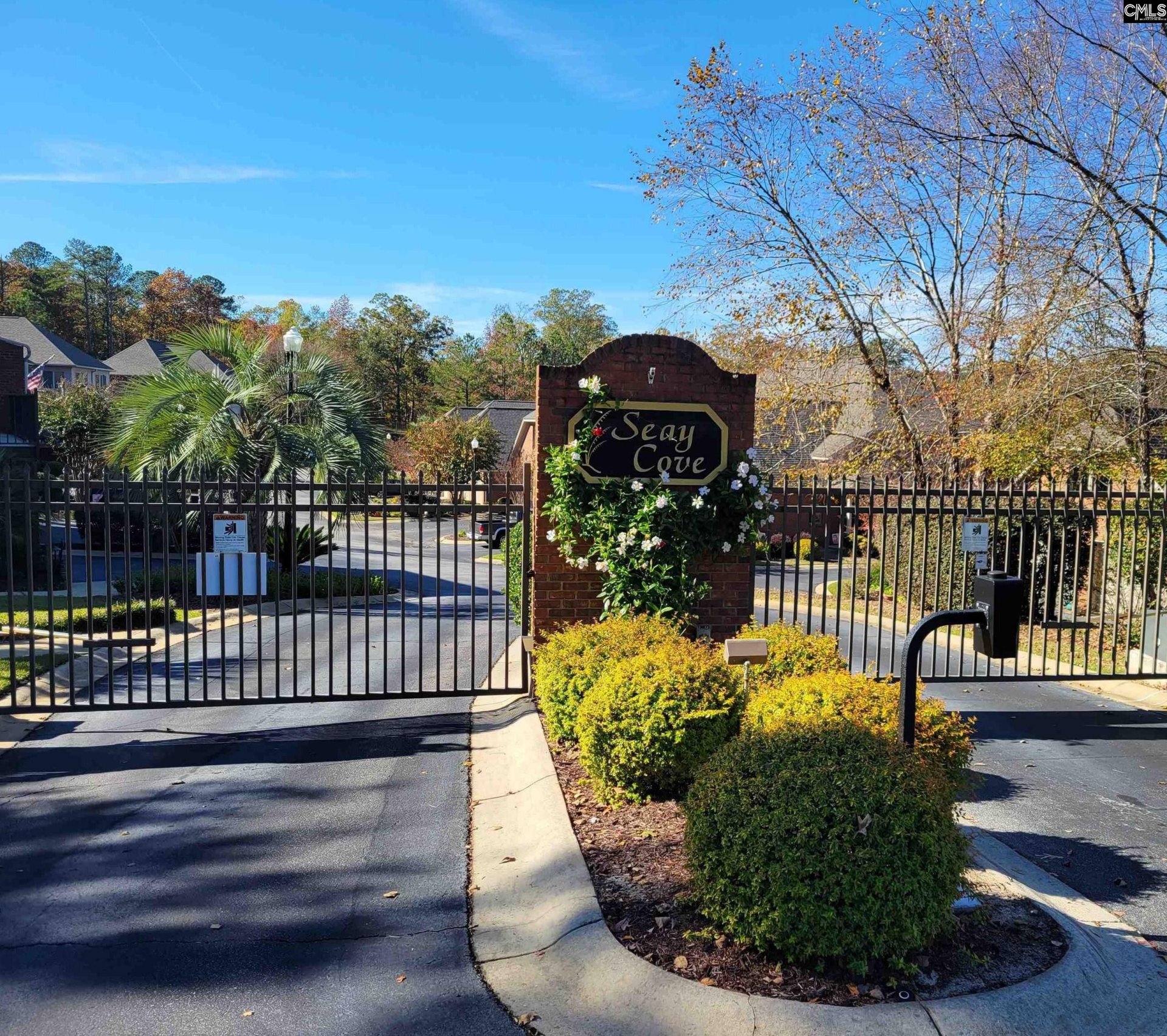 SEAY COVE, Lexington community