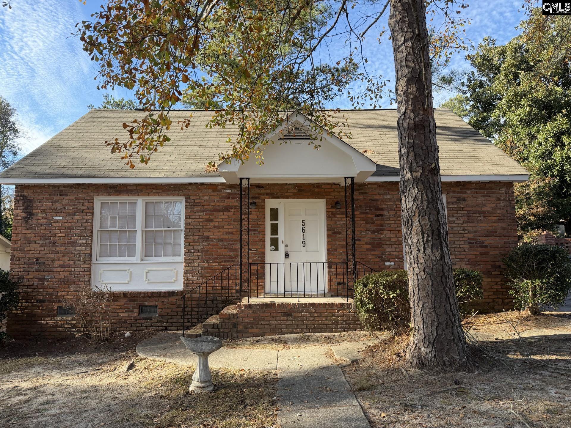 COLLEGE PLACE, Columbia community