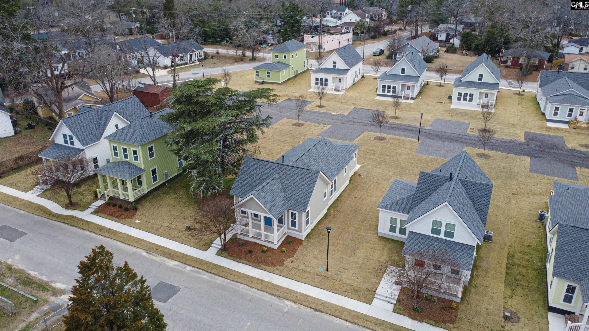 822 Lexington Avenue