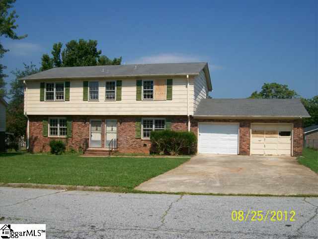 Property image 1 at 316 Devonwood Ct, Taylors, SC 29687