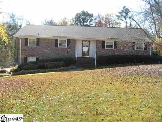 200 Ravenwood Circle