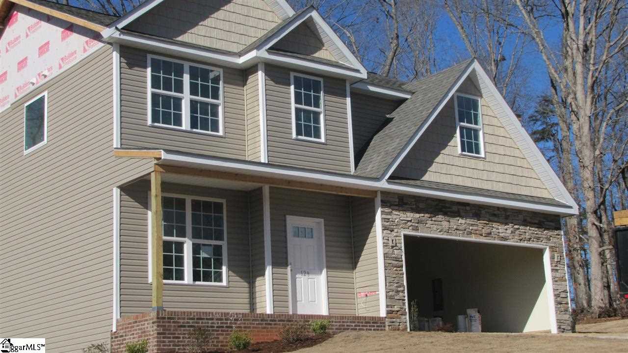 Property image 1 at 129 Saddlebrook Avenue, Pickens, SC 29671