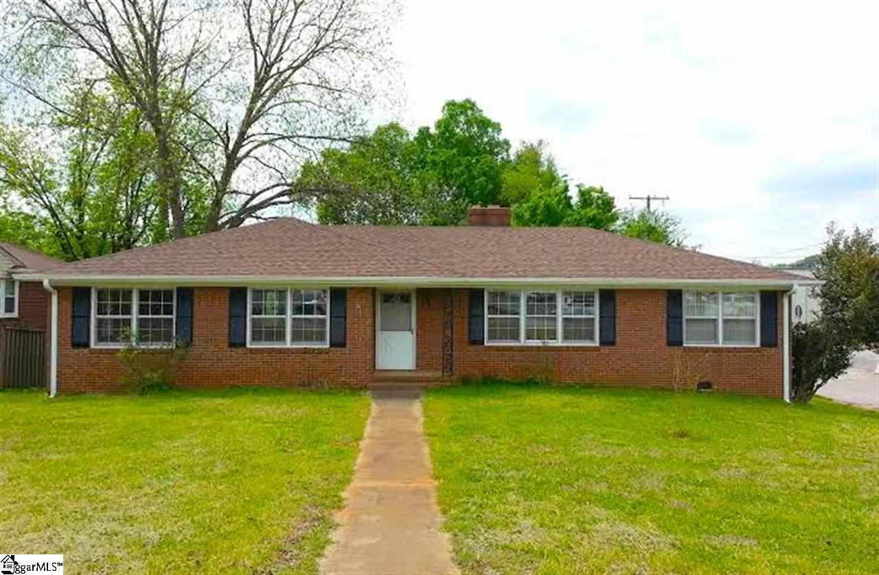 Property image 1 at 2 Edwards Road, Greenville, SC 29615