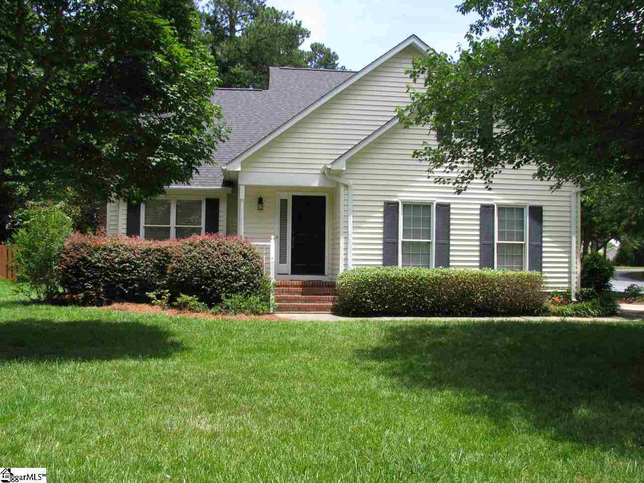 Property image 1 at 2 Fallsburg Court, Greenville, SC 29615