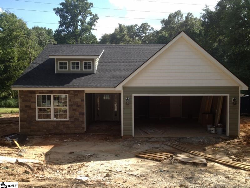 Property image 1 at 206 Barry Drive, Greer, SC 29650