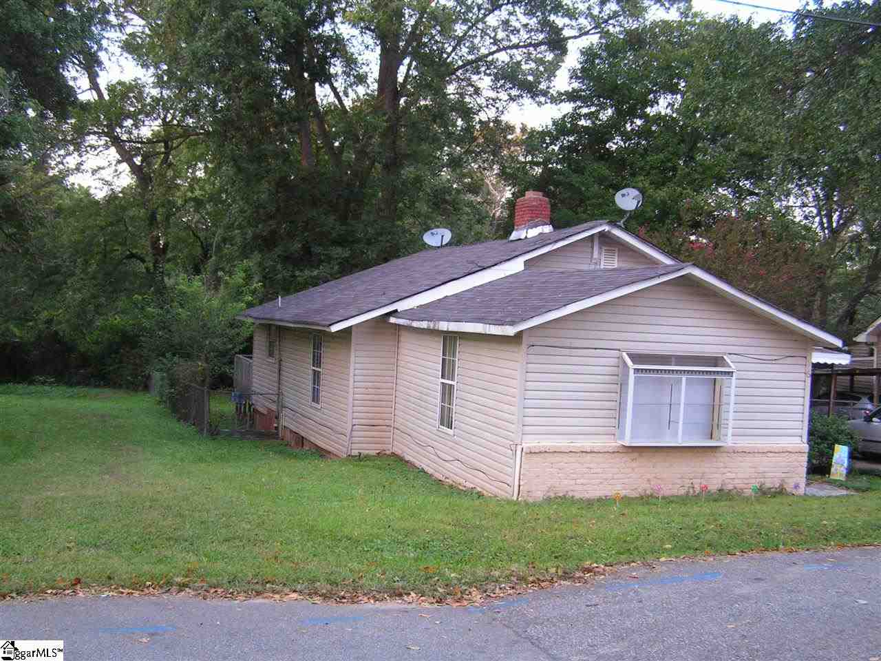 Property image 1 at 16 Highlawn Avenue, Greenville, SC 29611-2933