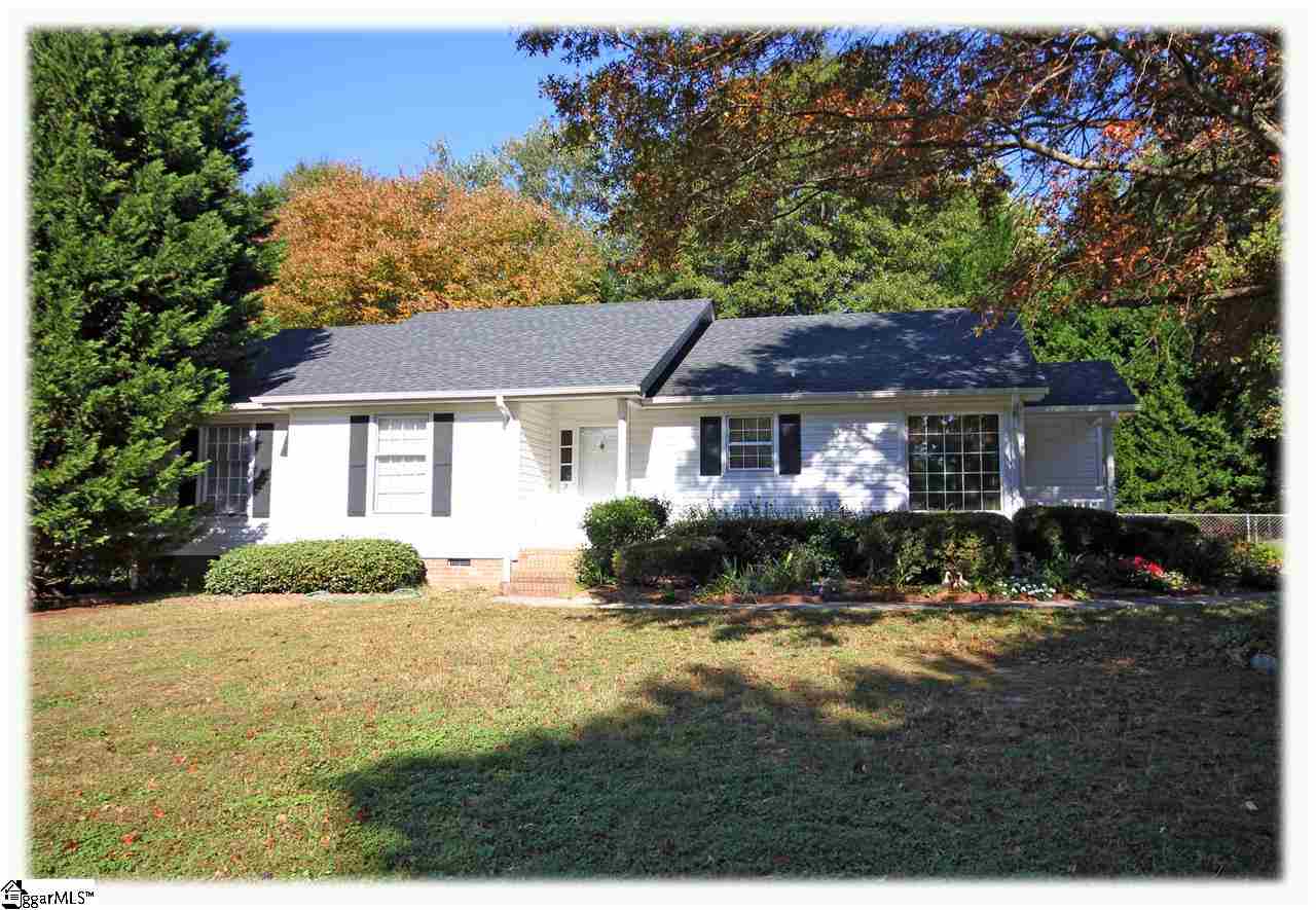 Property image 1 at 2 WILTSHIRE Court, Taylors, SC 29687