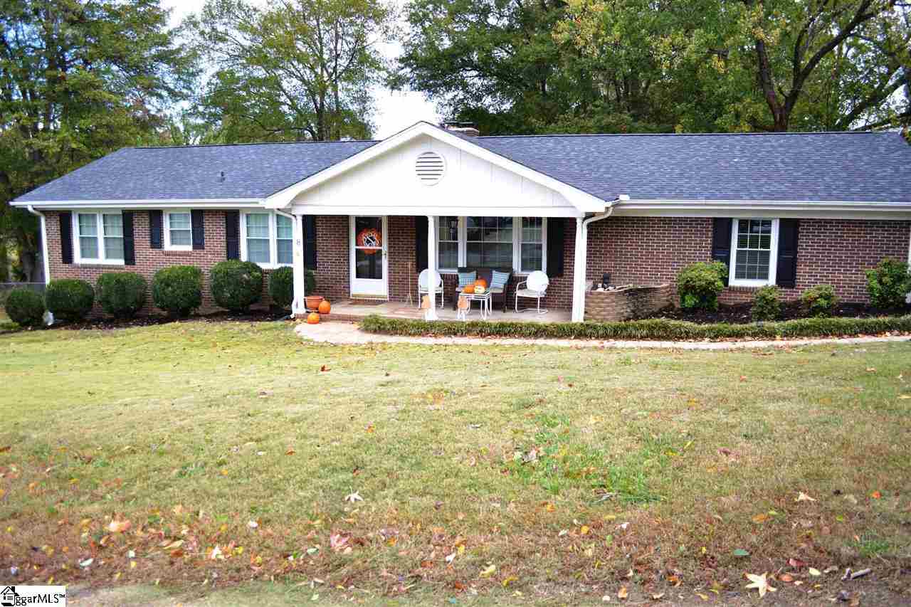 Property image 1 at 8 Hastings Circle, Taylors, SC 29687