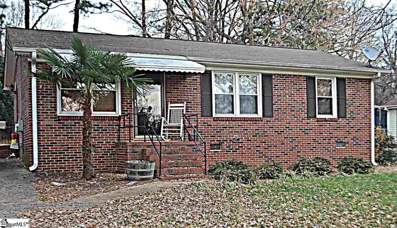 Property image 1 at 105 Center Drive, Greer, SC 29651