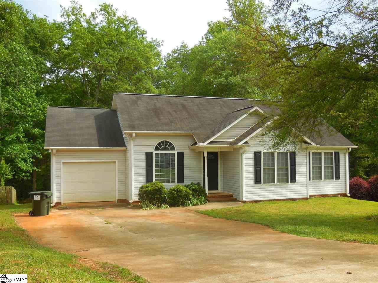 Property image 1 at 121 Caroway Court, Spartanburg, SC 29303