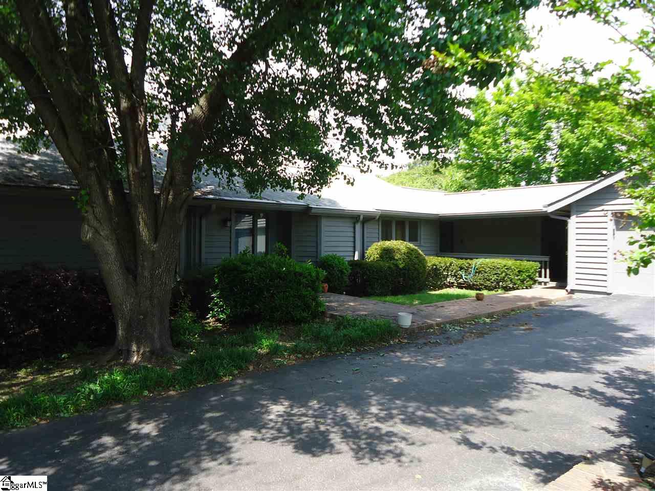 Property image 1 at 4 Darien Way, Greenville, SC 29615