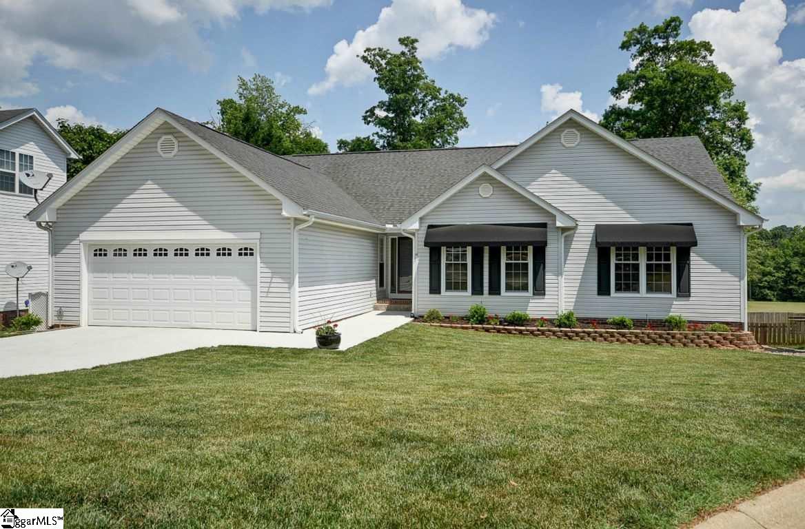 Property image 1 at 13 Hickory Hollow Court, Greenville, SC 29607