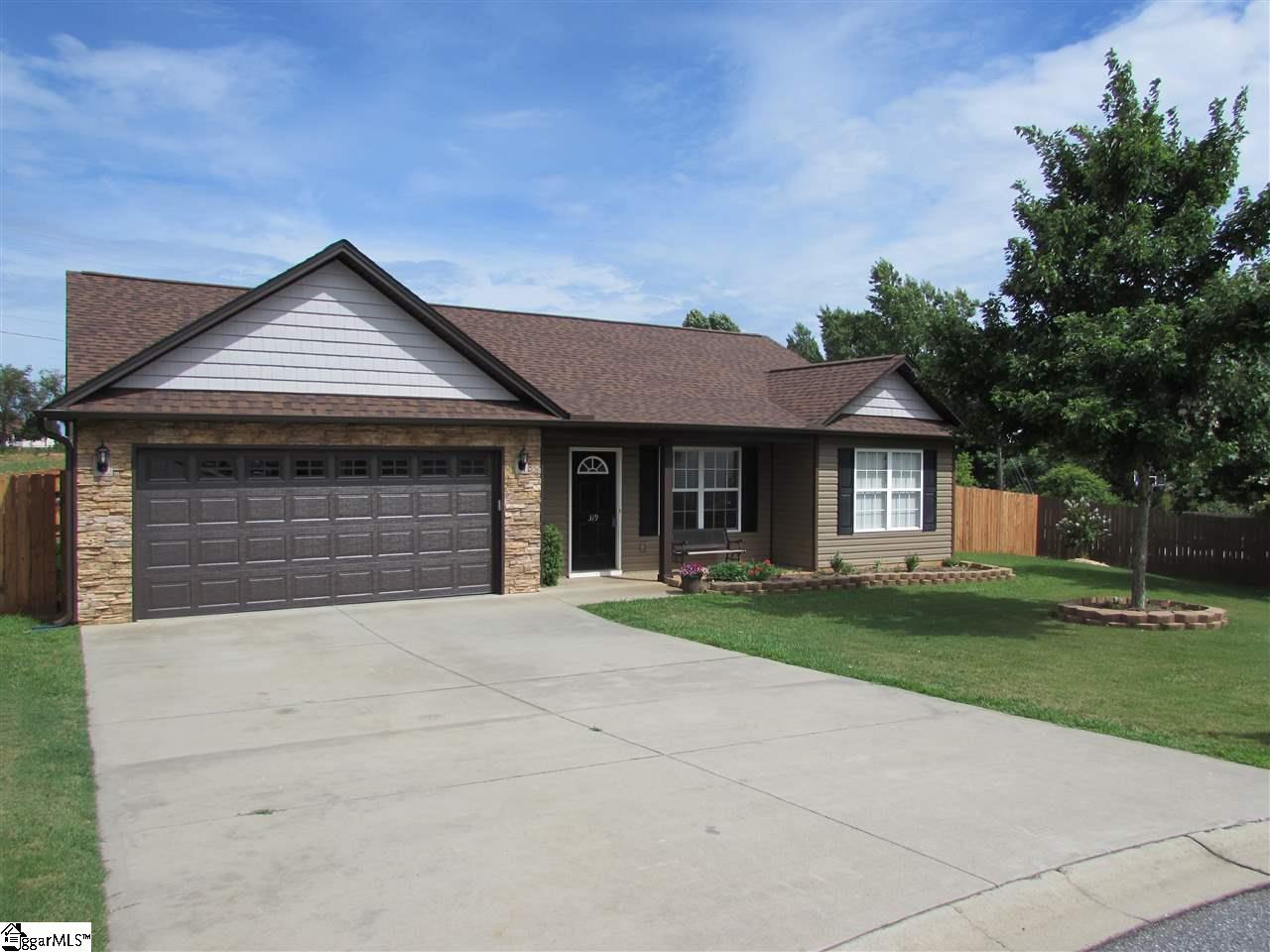 Property image 1 at 319 Collin Rogers Drive, Moore, SC 29369